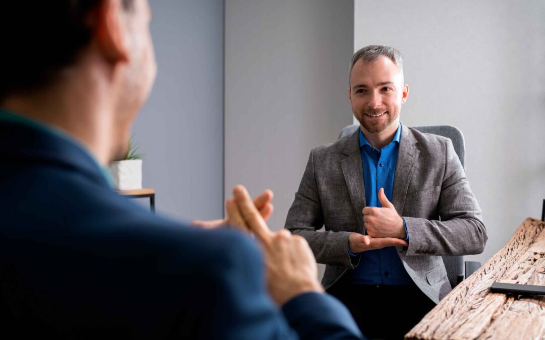Como contratar intérprete de Libras para eventos?